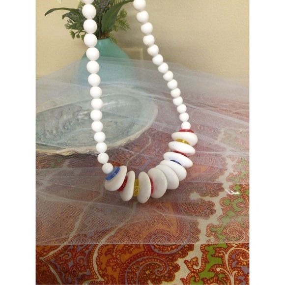 Vintage Retro 1960’s Plastic Lucite Necklace White Multi 18” - Picture 2 of 9